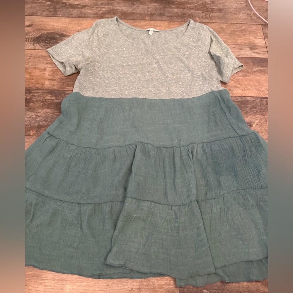 Jodfil womens medium top.
Has some wear